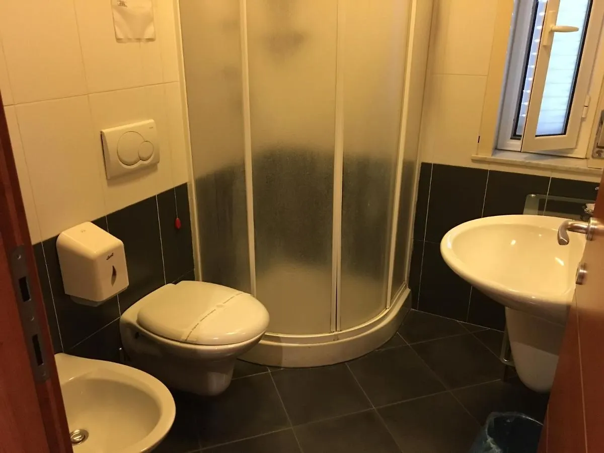 Hotel Le Grotte Patti 0*,
